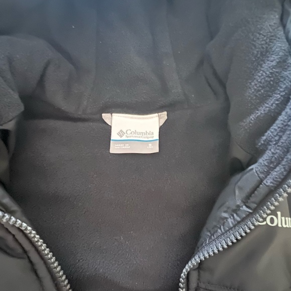 Columbia Rain Jacket (Small Size) - Picture 2 of 3